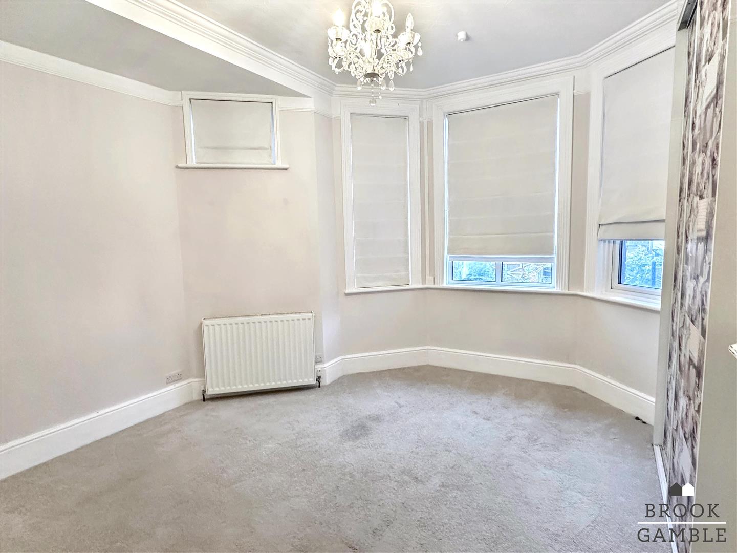 1 Bedroom Flat - Conversion. Hartfield Road in Eastbourne,  8